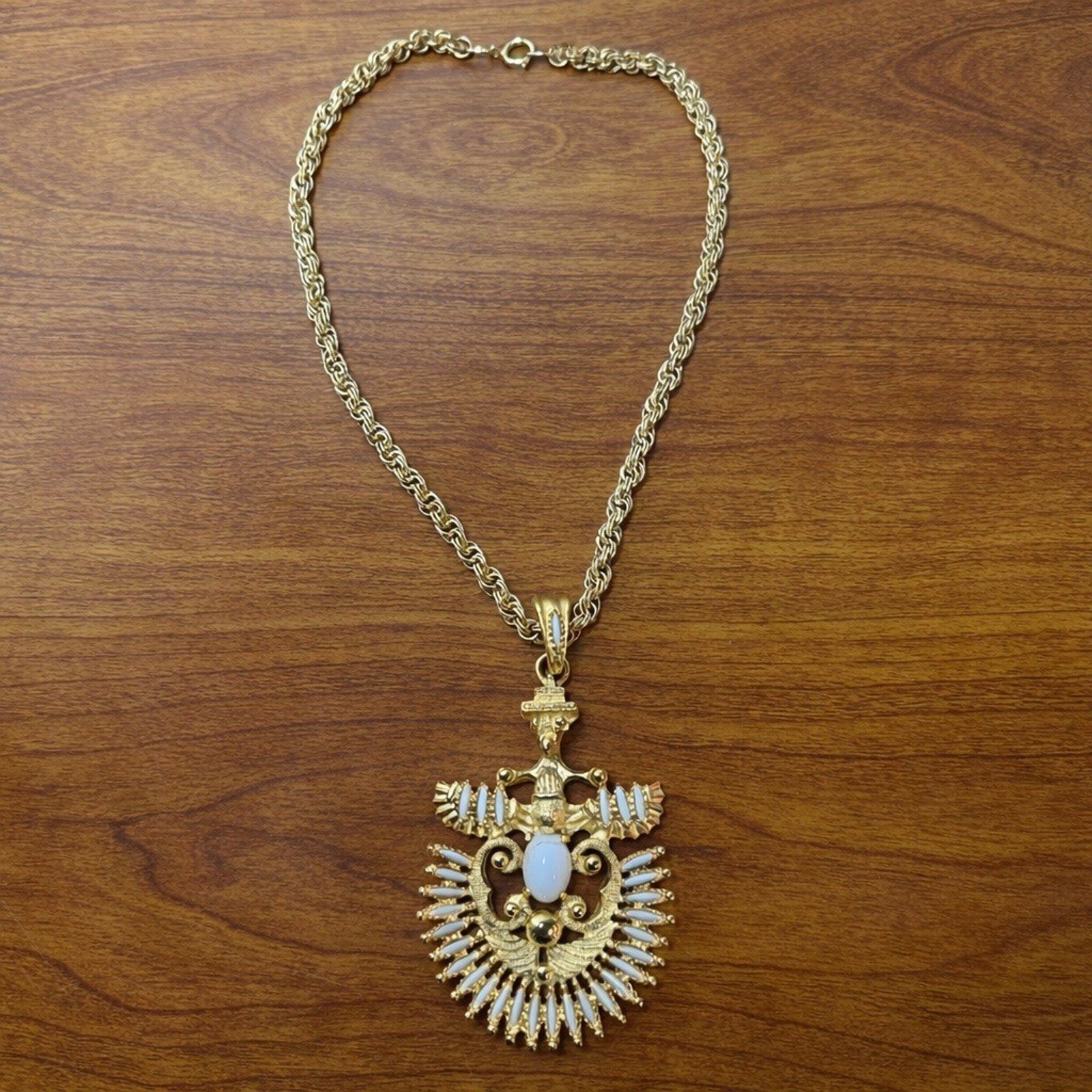 Vintage Rare Castlecliff Totem Poll Eagle Art Necklace Gold Color